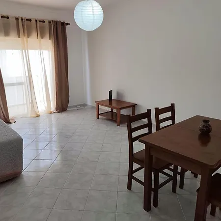 Casa Flor - T2 No Centro Da - Αλμπουφέιρα